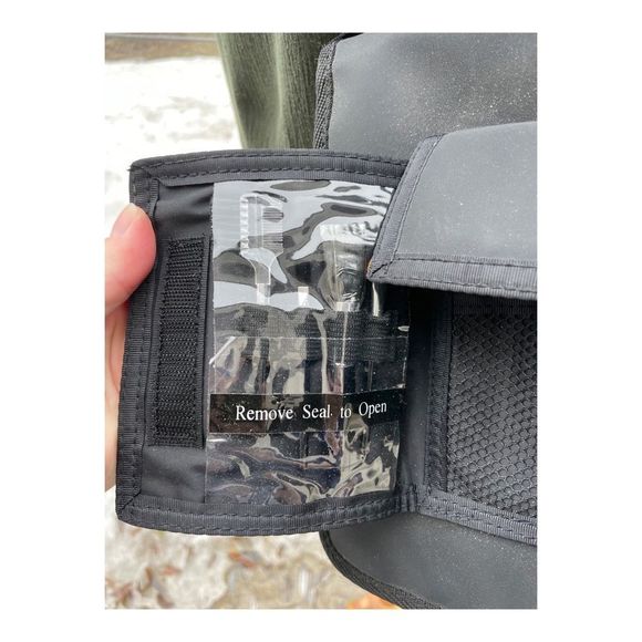 Le Chateau Black Utility Cross Body Satchel Bag PVC - Picture 8 of 12